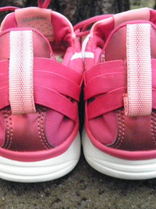 Asics gel fit sana, lightweight, pink, size 8 in almost like new cond. - Picture 4 of 14